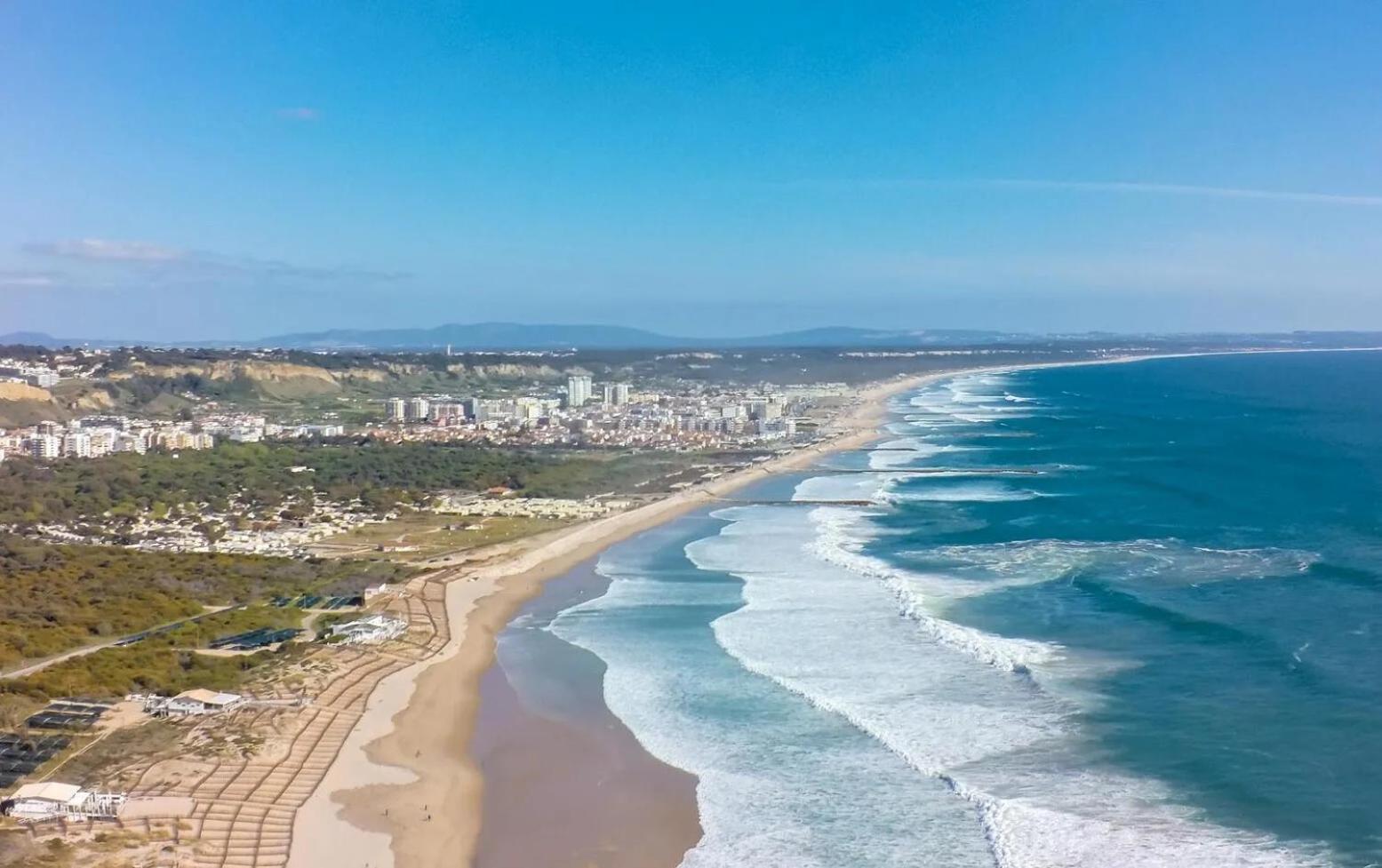 Capitao Ribeiro Surf House Lejlighed Costa de Caparica Eksteriør billede